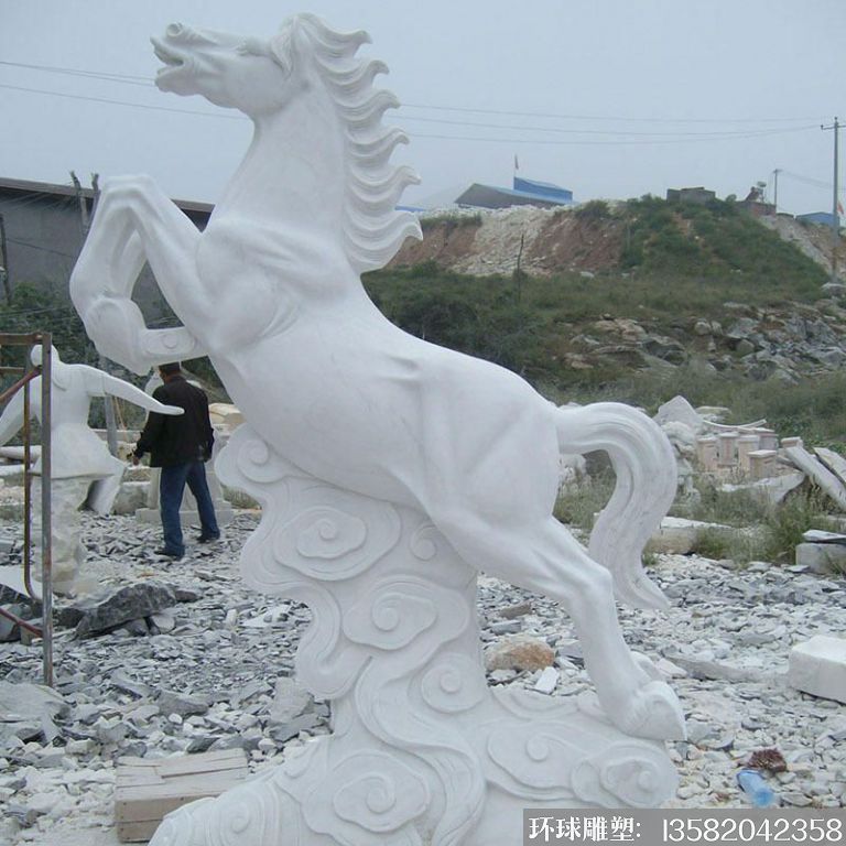 厂家定制汉白玉马雕塑 动物石雕马加工厂家